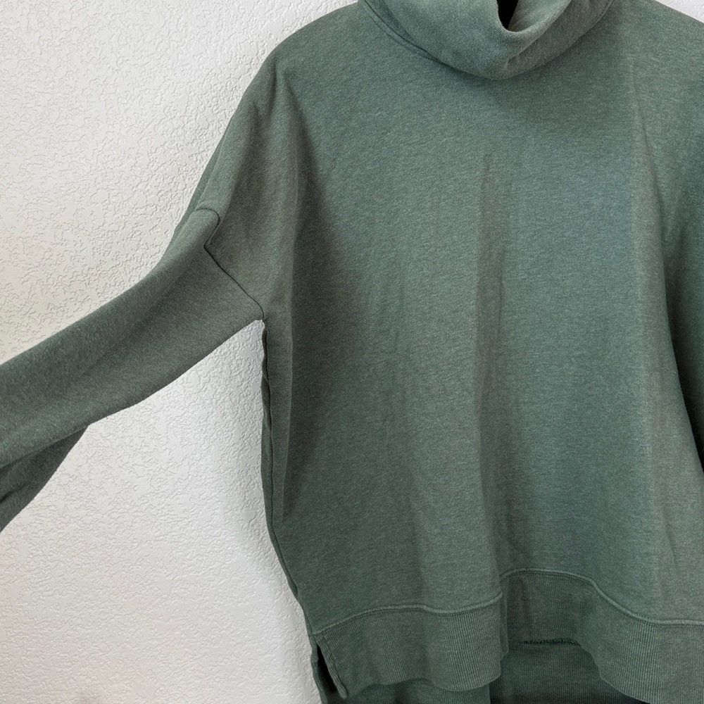 Time and Tru Turtleneck Oversized Green Size Small - Picture 4 of 12